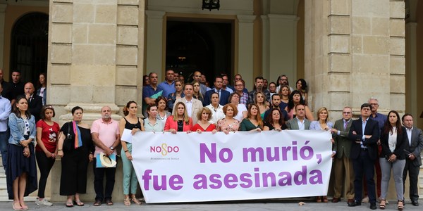 Minuto de silencio por la última víctima mortal de violencia machista en Andalucía