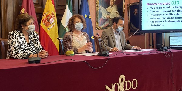 El Ayuntamiento refuerza la atención presencial, agiliza el 010 y establece nuevos canales de atención al ciudadano a través del uso del Whatsapp