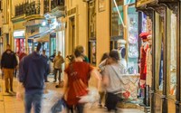 El Ayuntamiento de Sevilla apoyará con 250.000 euros acciones de reactivación del comercio minorista que incidan en su digitalización, competitividad e inclusión en los circuitos de turismo de compras