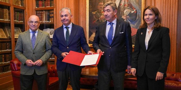 El Ayuntamiento, la Real Maestranza de Caballería, El Real Alcázar y La Diputación de la Grandeza y la Fundación Cultural de la Nobleza Española firman un convenio para la celebración de la exposición ‘Felipe VI. Una década de la historia de la Corona de España’