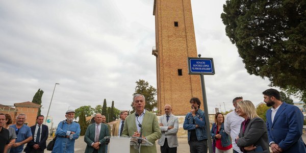 El alcalde de Sevilla inaugura una calle en el Puerto dedicada a Ignacio Sánchez López “El Indio de Astilleros”, en reconocimiento a la lucha de los astilleros sevillanos El alcalde de Sevilla inaugura una calle en el Puerto dedicada a Ignacio Sánchez López “El Indio de Astilleros”, en reconocimiento a la lucha de los astilleros sevillanos