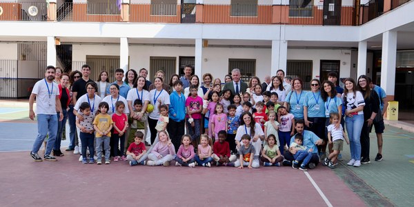 El alcalde Sanz presenta el Plan Familias, que incorpora por primera vez el ‘cheque bebé’, con ayudas de hasta 1000 € por niño