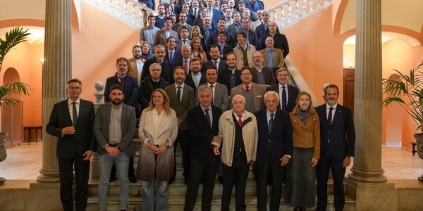 El alcalde Sanz respalda el Manifiesto Empresarial para impulsar una conexión aérea directa entre Sevilla y Estados Unidos