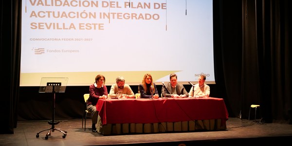 El Ayuntamiento presenta a los vecinos del distrito Este - Alcosa - Torreblanca el Plan de Actuación Integrado para el que solicitan 20 millones de euros a Europa