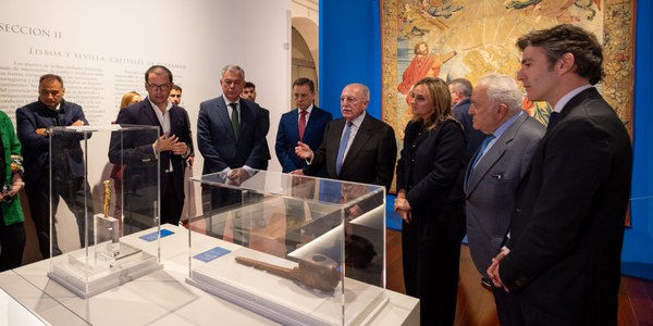 El alcalde Sanz visita la exposición 'Sevilla y la boda de Carlos V con Isabel de Portugal' en su primer día de apertura