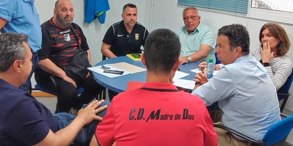 El Ayuntamiento invierte cerca de 900 000 euros en mejorar las instalaciones del C. D. Alcosa