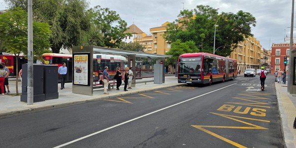 El Ayuntamiento pone en marcha la línea TB1 con “cumplimiento horario y absoluta normalidad” en el tramo Santa Justa-Plaza del Duque