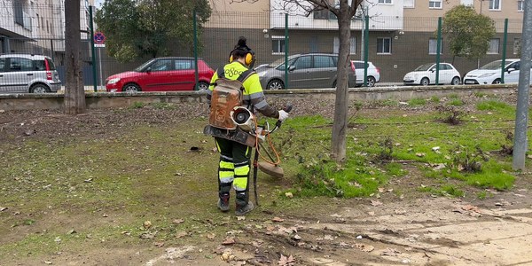 El Ayuntamiento refuerza los trabajos de desbroce ante el crecimiento extraordinario de la vegetación tras el reciente tren de borrascas