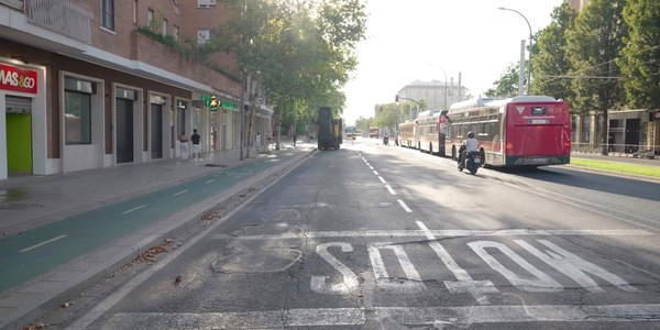El Gobierno de Sanz completa el reasfaltado del eje Menéndez Pelayo-El Cid-Carlos V tras décadas de abandono y se une a la renovación del entorno del Prado