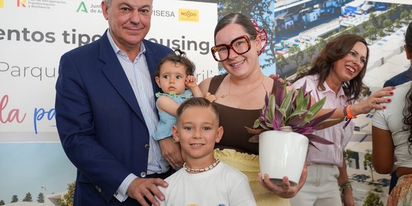 El Gobierno de Sanz entrega otras 58 nuevas VPO del ‘Residencial Parque Sierra Castril’, viviendas tipo cohousing, en régimen de alquiler, con zonas comunes