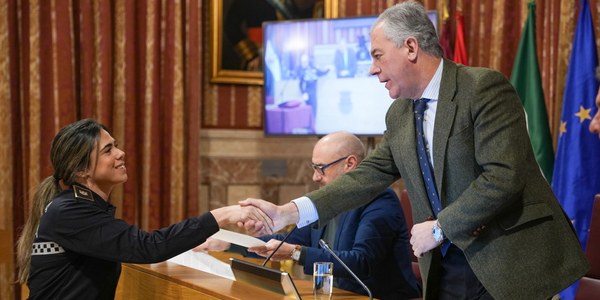 El Gobierno de Sanz hace un refuerzo masivo de la plantilla de la Policía Local de Sevilla con una macro-convocatoria de 150 plazas