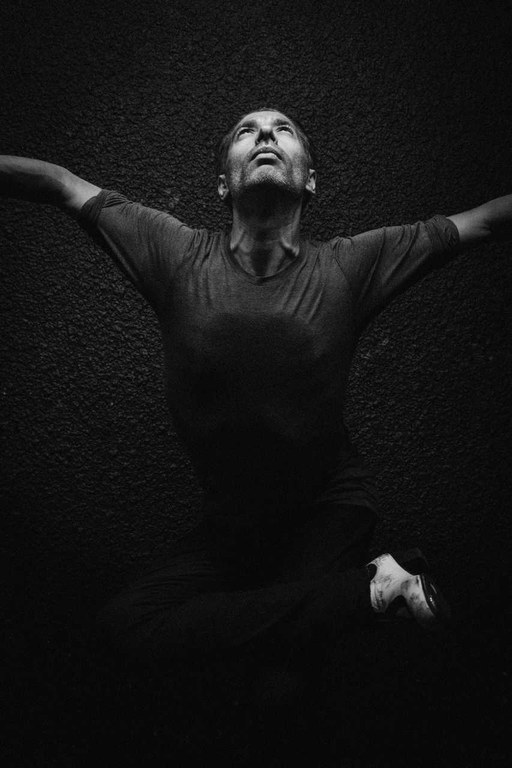 ISRAEL GALVÁN-Nicolas Serve.jpg