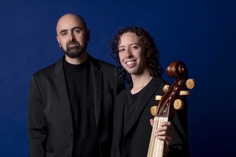 Foto The New Violone Ismael Daniel.jpg Foto The New Violone Ismael Daniel.jpg