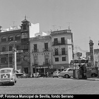 Plaza del Altozano. Preparativos para la Velá de Santa Ana. Julio de 1967. ©ICAS-SAHP, Fototeca Municipal de Sevilla, fondo Serrano