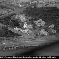 Vista aérea del Pabellón de Sevilla y los pabellones americanos construidos en los jardines de San Telmo para la Exposición Iberoamericana de 1929. 1930 ©ICAS-SAHP, Fototeca Municipal de Sevilla, fondo Sánchez del Pando