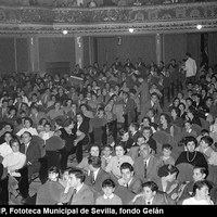 Actos del XXXI aniversario del Día Universal del Ahorro. Aspecto del patio de butacas octubre de 1955 ©ICAS-SAHP, Fototeca Municipal de Sevilla, fondo Gelán