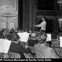 Conciertos para niños en el teatro Lope de Vega. 1970 ©ICAS-SAHP, Fototeca Municipal de Sevilla, fondo Gelán