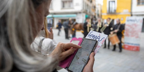El Festival de Música Antigua de Sevilla impulsa la Campaña ‘FeMÀS, un regalo para los oídos’ con la que conmemora la boda de Carlos V regalando entradas gratuitas el próximo 11 de marzo en la Plaza del Salvador