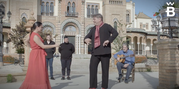 La Bienal de Flamenco, como baluarte del compromiso de Sevilla con la cultura segura, se abre al mundo con su tradicional flashmob