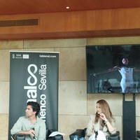 Minerva Salas, delegada de Cultura y Luis Ybarra, director de la Bienal