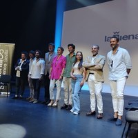 Minerva Salas, delegada de Cultura junto al director de la Bienal y artistas en la rueda de prensa