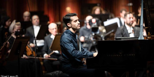 SUSPENDIDO - IAN BOSTRIDGE & JUAN PÉREZ FLORISTÁN - El canto del cisne